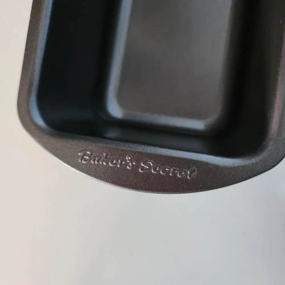 EUC Bakers Secret Small Bread Pans (set of 2)